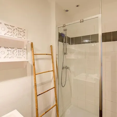 Le Mimosa - Place Des Halles *