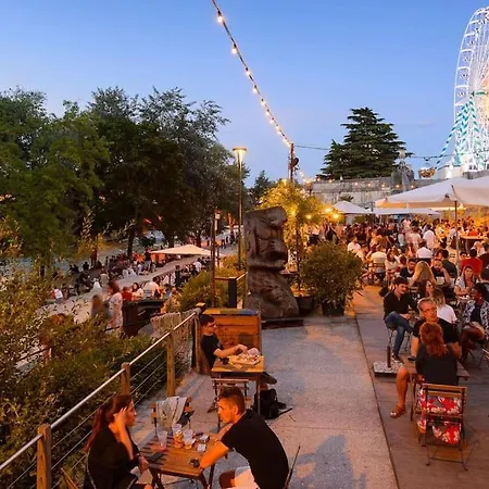 Le Mimosa - Place Des Halles * Tours