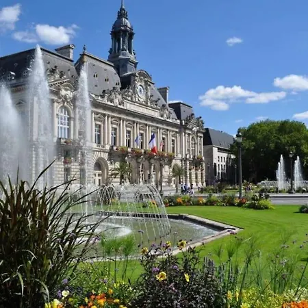 Le Mimosa - Place Des Halles Tours