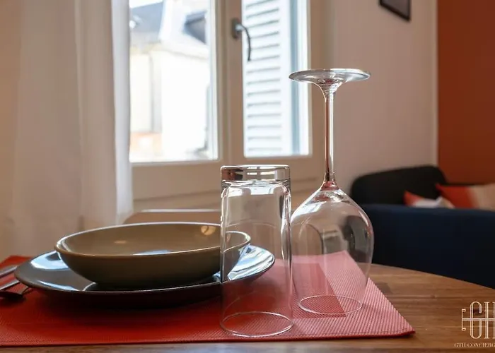 Le Mimosa - Place Des Halles