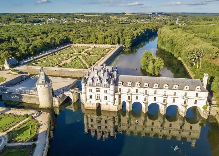 Le Mimosa - Place Des Halles Тур