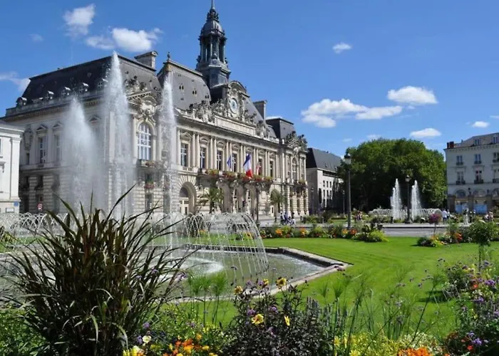 Le Mimosa - Place Des Halles Тур