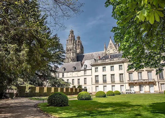 Le Mimosa - Place Des Halles Тур